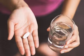 Chuyên gia: Tuổi nào thực sự cần uống thuốc bổ, nên uống những gì?