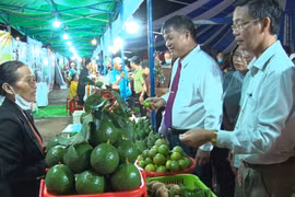 Chư Prông: 30 gian hàng tham gia phiên chợ nông sản an toàn