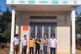 Đak Đoa bàn giao 9 căn nhà "Đại đoàn kết" cho hộ nghèo