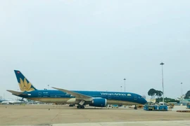 Máy bay Vietnam Airlines hạ cánh khẩn cấp để cấp cứu 1 hành khách người Đức