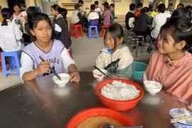 Kon Tum đề nghị xử lý hiệu trưởng nếu xảy ra lạm thu