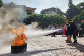 Tuyên truyền phòng-chống tai nạn thương tích cho hơn 500 học sinh