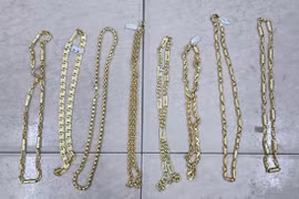 Bắt người đàn ông dùng búa đập tủ kính, cướp tại tiệm vàng ở Bình Dương