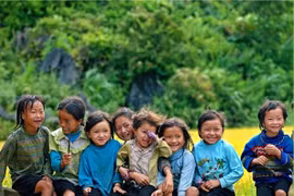 Trẻ em vùng cao đáng yêu, dưới ống kính của các nhiếp ảnh gia