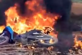 Đi trộm chó, nam thanh niên bị đốt xe máy