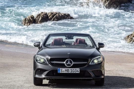 Ra mắt phiên bản nâng cấp Mercedes C-Class Coupe và Convertible