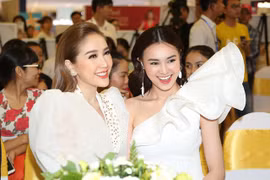 Ninh Dương Lan Ngọc diện trang phục khoe đường cong "đọ dáng" với Bảo Thy