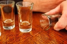 Ba người ở Nghệ An tử vong nghi do ngộ độc rượu