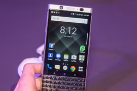 BlackBerry kiện Facebook vi phạm bằng sáng chế ứng dụng tin nhắn