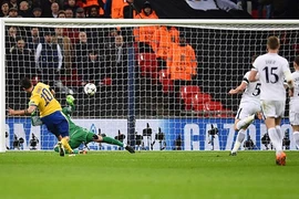 Ngược dòng ngoạn mục, Juventus tiến vào tứ kết Champions League