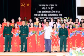 Gặp mặt nhân Ngày Quốc tế phụ nữ 8-3