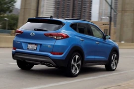 Hyundai bổ sung Tucson Sport động cơ 2.4L mạnh mẽ hơn