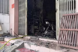 Lại cháy lớn ở TP.HCM, cả nhà mắc kẹt, bé 2 tuổi tử vong
