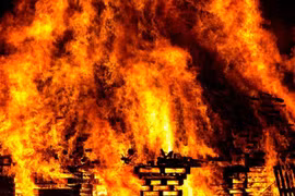 Đi chơi mà gặp hỏa hoạn thì làm gì để an toàn?