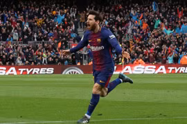 Messi sút phạt tuyệt đỉnh, Barca tiến sát ngôi vương