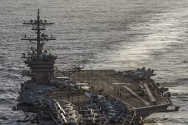 Uy lực siêu tàu sân bay Mỹ sắp đến Đà Nẵng