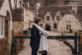 Cặp đôi kiếm bộn tiền nhờ du lịch và chụp ảnh