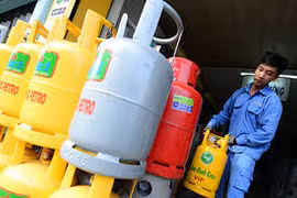 Giá gas tiếp tục giảm thêm 13.000 đồng/bình 12 kg