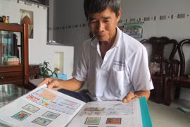 Lão nông miền tây sưu tập bộ tem quý về Hoàng Sa và Trường Sa