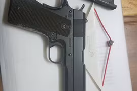 Gia Lai: Say rượu, dùng súng bắn vào xe chở học sinh