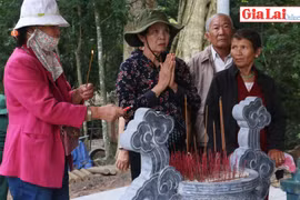 Ban liên lạc Kháng chiến tỉnh thăm khu di tích lịch sử cách mạng Krong