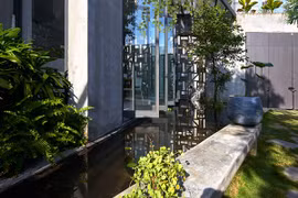 Căn nhà xanh mướt của cặp vợ chồng miền Trung