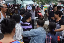 Đẫm nước mắt trong đám tang