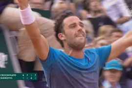 Novak Djokovic 1-3 Marco Cecchinato