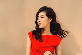 Phối áo sát nách với 7 set đồ hiện đại