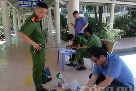 Người đàn ông chết trong nhà vệ sinh bệnh viện