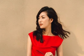 Phối áo sát nách với 7 set đồ hiện đại