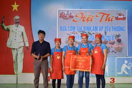 Hội thi "Bữa cơm gia đình, ấm áp yêu thương"