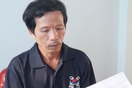 Dượng rể 50 tuổi dâm ô với cháu gái 8 tuổi trong nhà tắm
