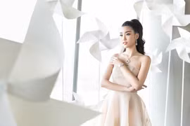 Đỗ Mỹ Linh đẹp sắc sảo, nổi bật tại show của Chung Thanh Phong