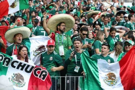 Mexico bị phạt vì cổ động viên xúc phạm thủ môn Manuel Neuer