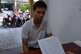 Bắt quả tang 2 thanh niên cá độ mùa World Cup