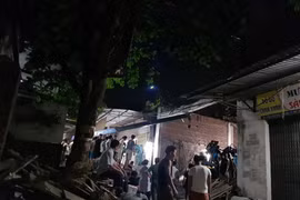 Sập nhà đang xây, 4 người thương vong