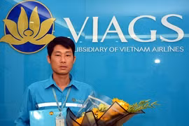 Nam nhân viên sân bay trả lại gần 1,1 tỷ đồng cho khách
