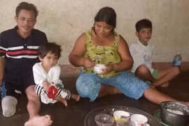 Chuyện tình cổ tích ở làng phong