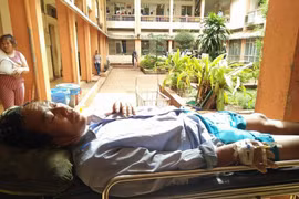 Đak Lak: 2 cha con bị bắn, chém trọng thương