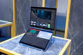 Asus giới thiệu concept laptop 2 màn hình, không bàn phím