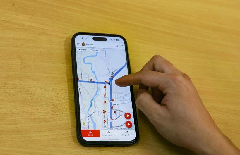 Giao diện ứng dụng bản đồ nguồn nước phục vụ công tác chữa cháy tỉnh Điện Biên trên điện thoại di động. Ảnh: Xuân Tư/TTXVN sangkien.jpg