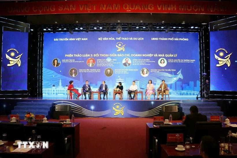 Các đại biểu thảo luận tại hội nghị. (Ảnh: Hoàng Ngọc/TTXVN) baochidd.jpg
