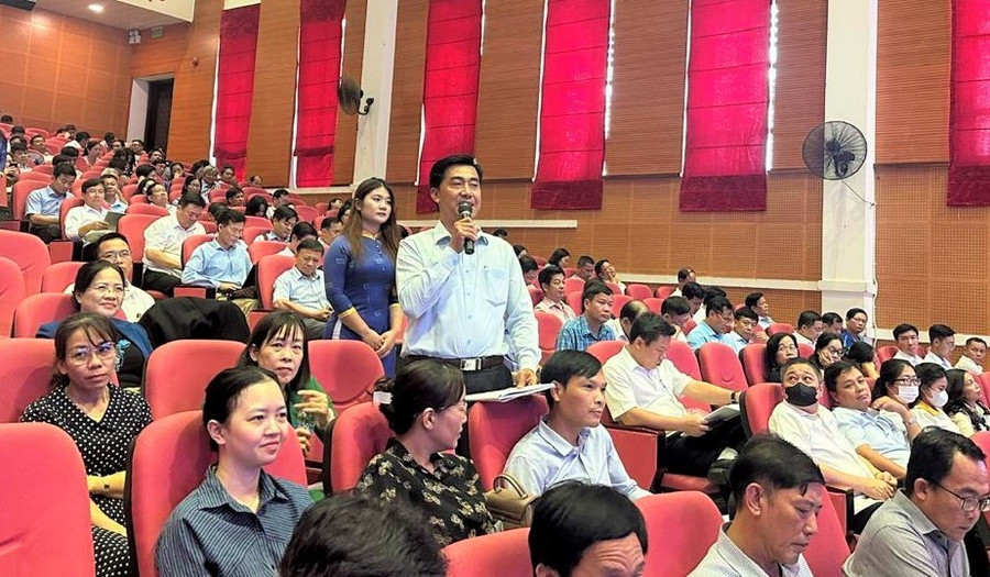 Các đại biểu tham dự hội nghị đặt câu hỏi tại phần thảo luận về công tác thanh tra,kiểm tra - Ảnh: THANH HÙNG Các đại biểu tham dự hội nghị đặt câu hỏi tại phần thảo luận về công tác thanh tra,kiểm tra - Ảnh: THANH HÙNG
