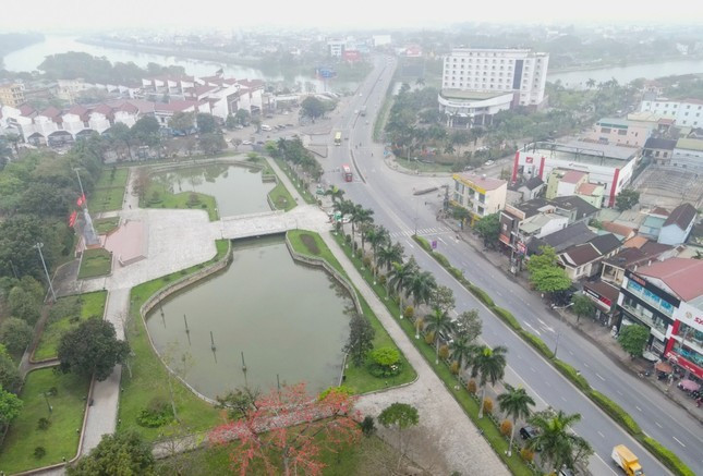Quốc lộ 1 đoạn qua thành phố Đông Hà, tỉnh Quảng Trị (ảnh minh họa: Táo Hoàng). tuyenxe.jpg