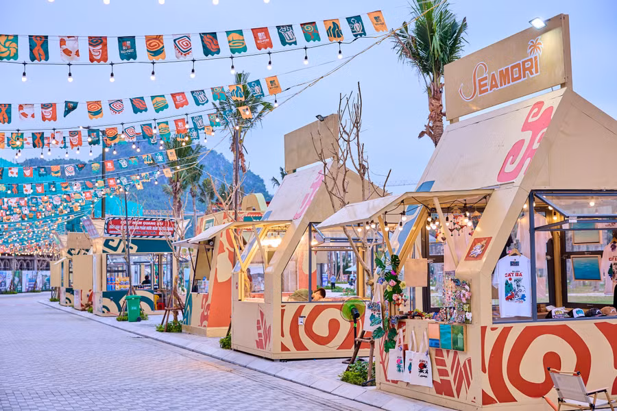 Du khách có thể thưởng thức “food tour Hải Phòng thu nhỏ” với loạt món ăn địa phương