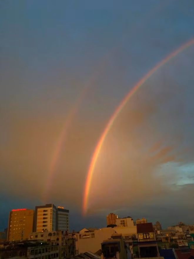 Hiện tượng cầu vồng đôi ít xảy ra hơn so với 1 cầu vồng. ẢNH: TRƯƠNG THANH LONG