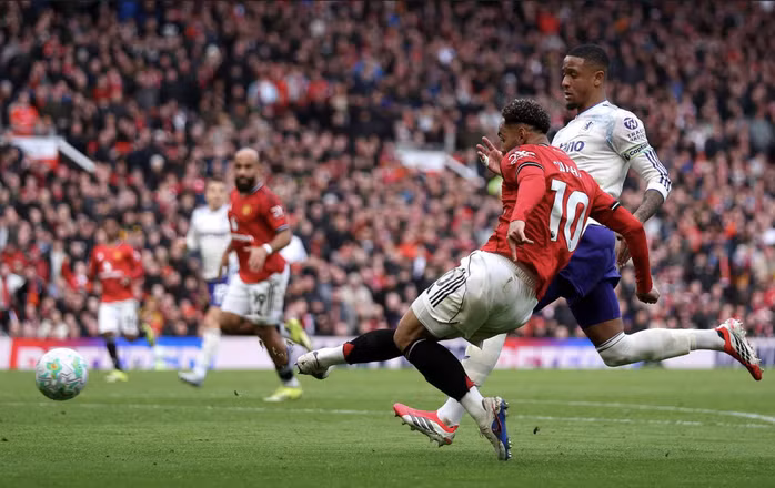 Matheus Cunha đưa Man United vượt lên