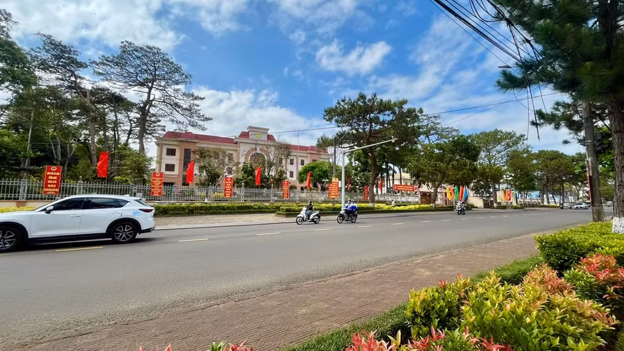 Pleiku đang hướng tới mục tiêu xây dựng 'Cao nguyên xanh vì sức khỏe', phát triển đô thị gắng với bảo vệ môi trường và nâng cao chất lượng sống cho người dân.