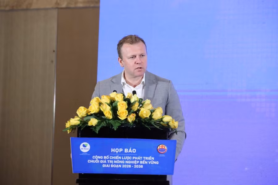 Ông Johan van den Ban phát biểu tại lễ công bố.